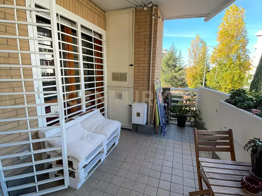 Immagine 16 di Bilocale in affitto  in via Giuseppe De Santis 3 a Roma