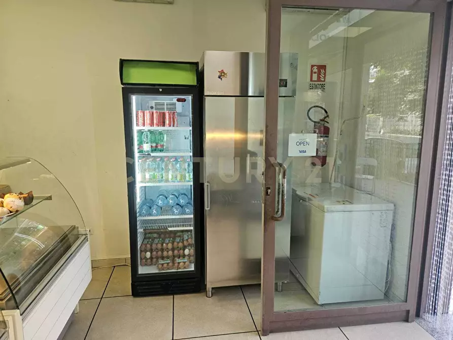 Immagine 10 di Attività commerciale in vendita  in Via Nuovalucello 156 a Catania