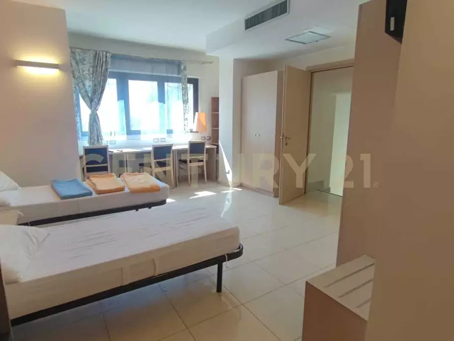 Immagine 10 di Palazzo in vendita  a Messina