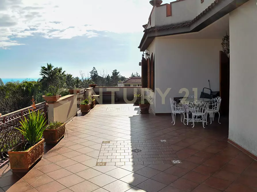 Immagine 10 di Villa in vendita  in Via Musumeci 47 a Giarre