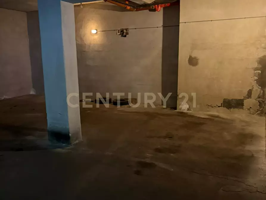 Immagine 2 di Garage in vendita  in Via Immacolata 37 a Catania