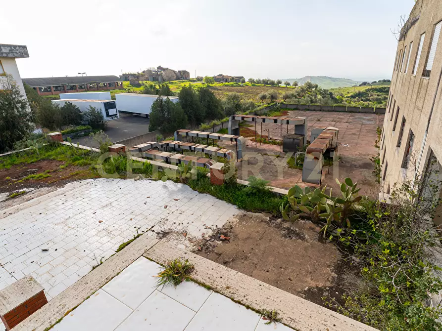 Immagine 18 di Palazzo in vendita  in SP13 53 a Motta Sant'anastasia