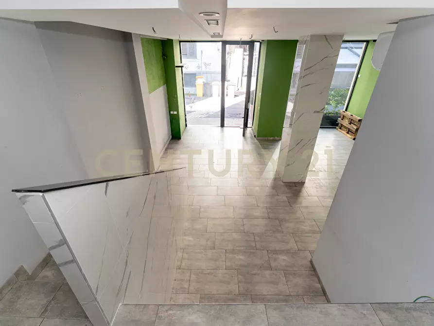 Immagine 17 di Locale commerciale in vendita  in Via Mario Sangiorgi 56 a Catania