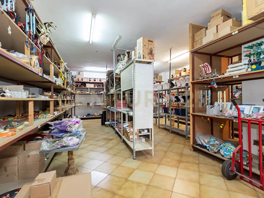 Immagine 20 di Locale commerciale in vendita  in Via Antonio Gramsci 3434 a Fiumefreddo Di Sicilia