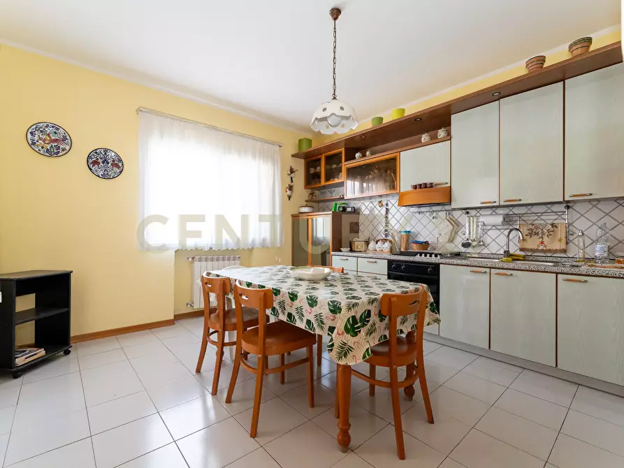 Immagine 18 di Pentalocale in vendita  in Via Nino Martoglio 13 a Valverde