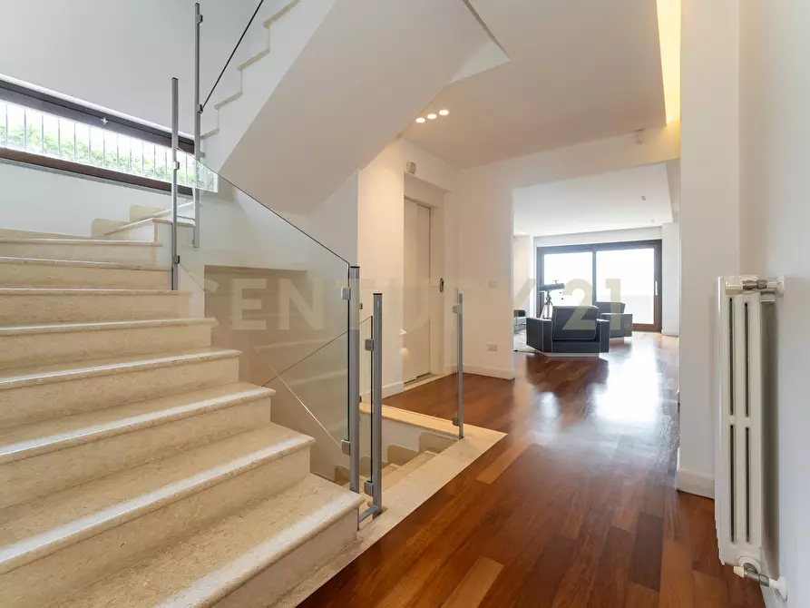 Immagine 37 di Villa in vendita  in Via Scala 58 a San Gregorio Di Catania
