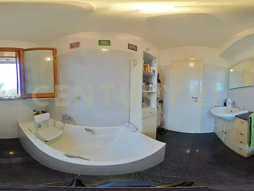 Immagine 49 di Quadrilocale in vendita  in Via Gesualdo Bufalino 1 a Aci Catena