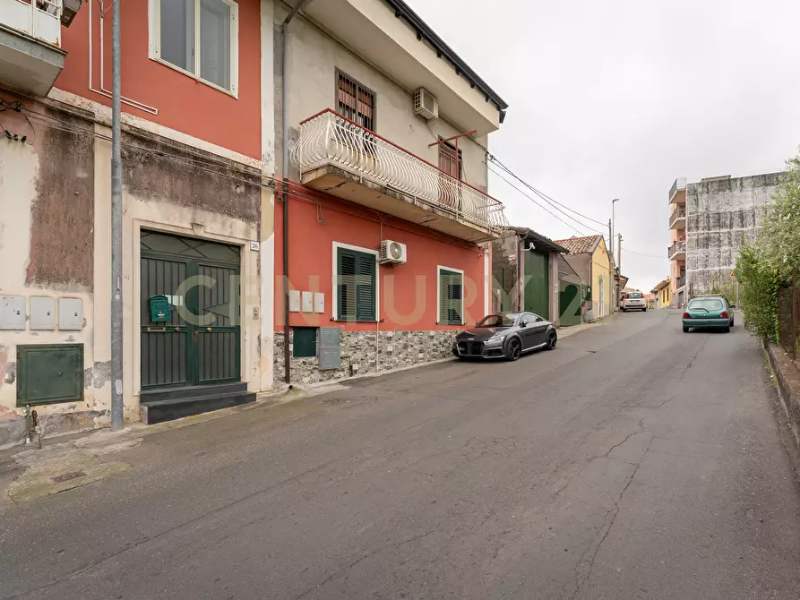 Immagine 3 di Pentalocale in vendita  in Via Crocifisso 26 a Aci Castello