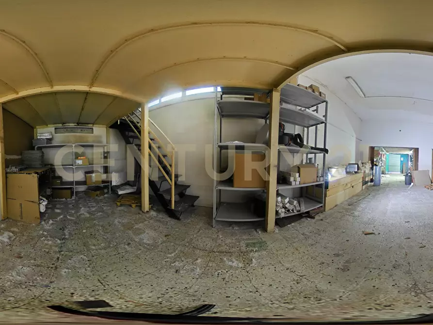 Immagine 50 di Magazzino in vendita  in Via Convento del Carmine 6 a Tremestieri Etneo