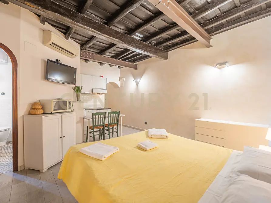 Immagine 29 di Trilocale in vendita  in Via Urbana 80 a Roma