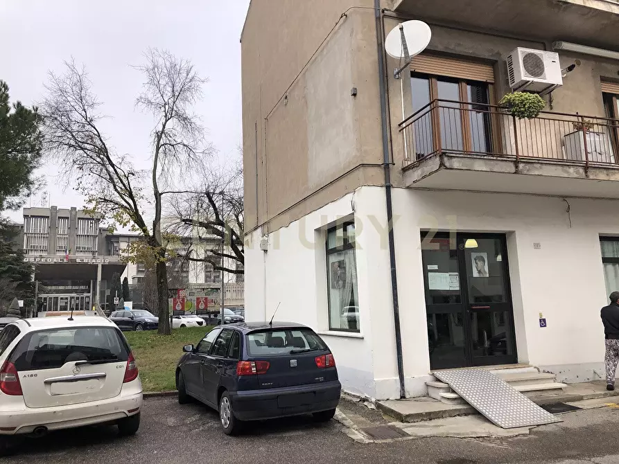 Immagine 7 di Locale commerciale in vendita  in Via Trieste 1 a Bovolone