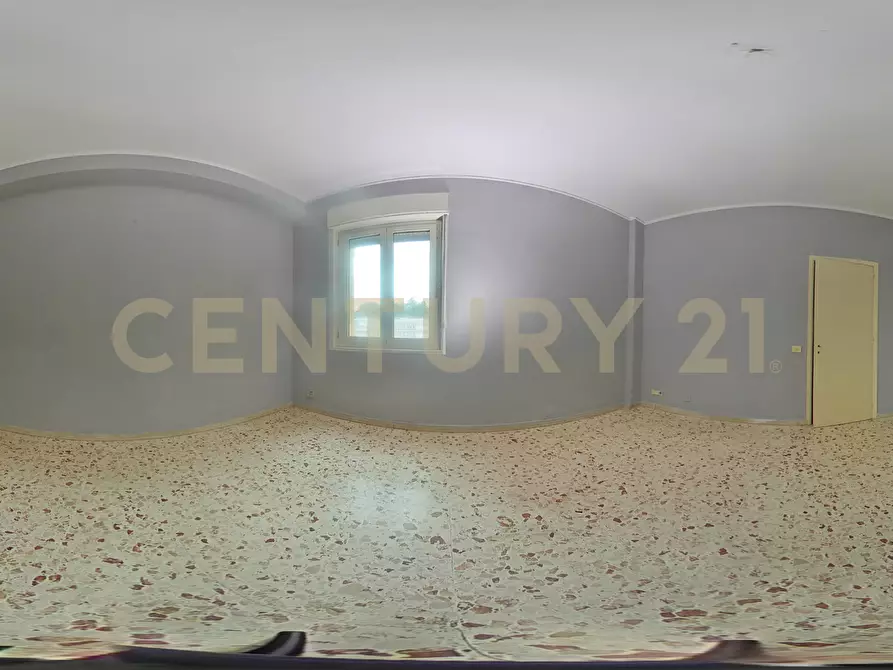 Immagine 41 di Pentalocale in vendita  in Via Due Obelischi 48 a Gravina Di Catania