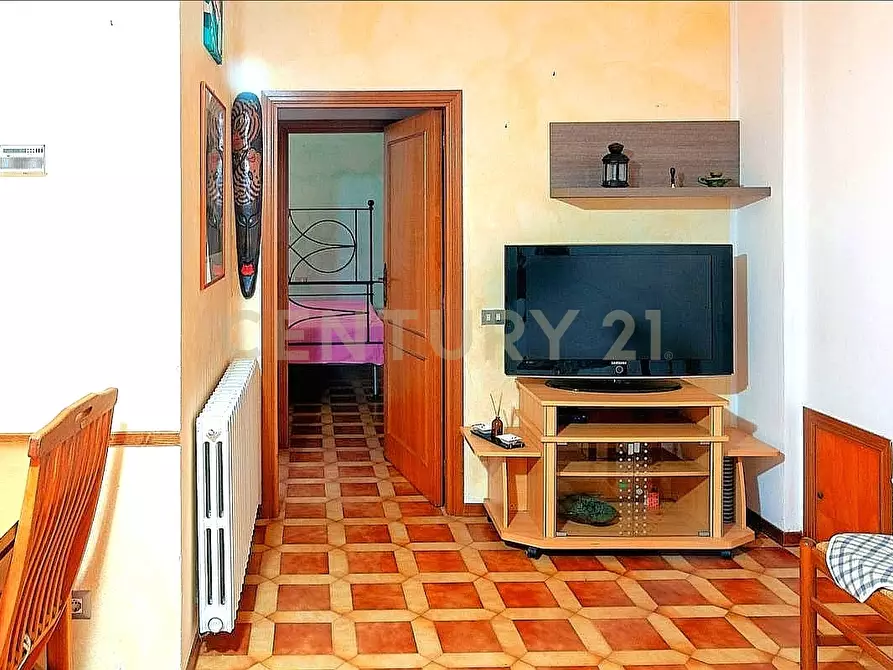 Immagine 5 di Bilocale in vendita  in Via Amiata 132 a Castiglione D'orcia