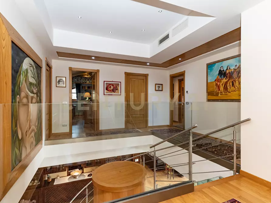 Immagine 39 di Villa in vendita  in Via Brinzio 20 a Aci Catena