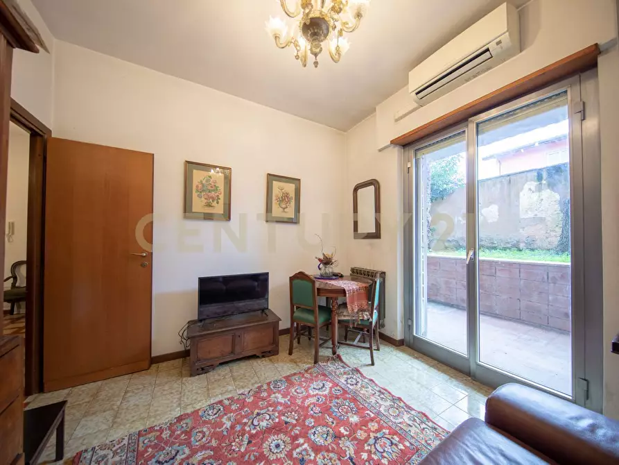 Immagine 4 di Bilocale in vendita  in Via Aurelia 301 a Roma