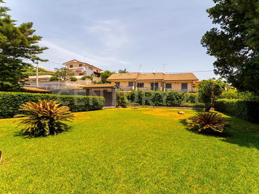 Immagine 15 di Villa in vendita  in Via Salemi 18 a Mascalucia