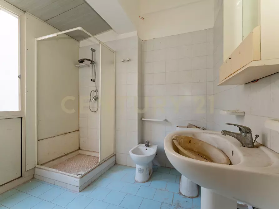 Immagine 55 di Pentalocale in vendita  in Piazza Spedini 8 a Catania