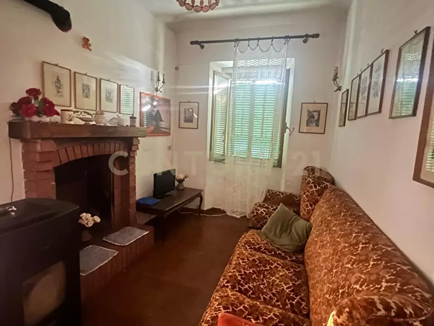 Immagine 3 di Quadrilocale in vendita  in Via Roma 13 a Semproniano