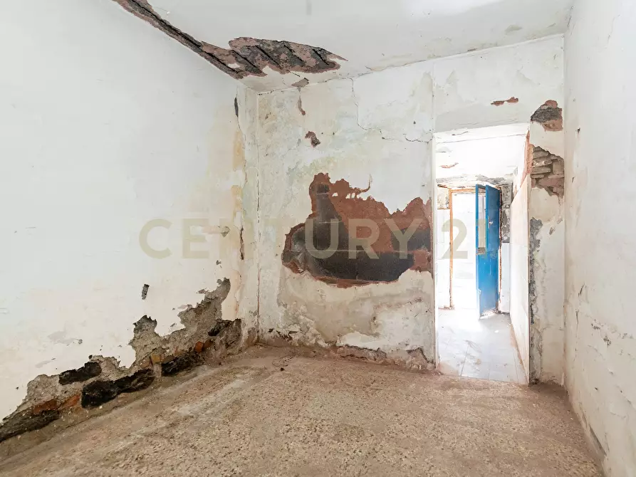 Immagine 12 di Casa indipendente in vendita  in Via Duca di Massa 17/19 a Aci Castello