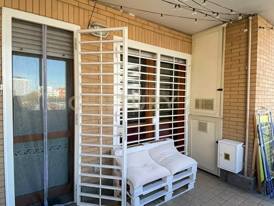 Immagine 15 di Bilocale in affitto  in via Giuseppe De Santis 3 a Roma