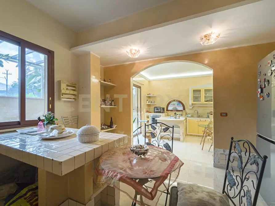 Immagine 4 di Villa in vendita  in Piazza Antonio Stracuzzi 4 a Santa Teresa Di Riva