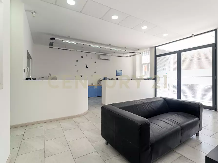 Immagine 6 di Laboratorio in vendita  in Via delle Terme 31 a Misterbianco