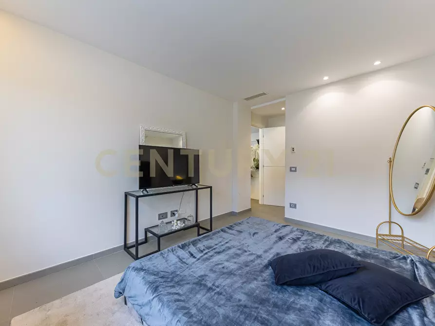 Immagine 53 di Villa in affitto  in Via Bedollo 117 a Roma