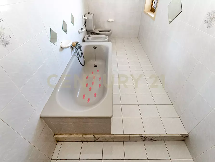 Immagine 28 di Trilocale in vendita  in CONTRADA PISCITELLO 11 a Lentini