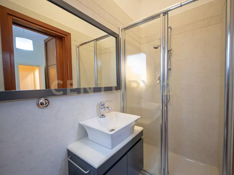 Immagine 28 di Trilocale in vendita  in Via Bevagna 56 a Roma