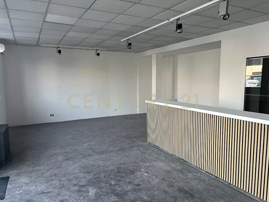 Immagine 1 di Locale commerciale in affitto  in Viale del Lavoro snc a San Martino Buon Albergo