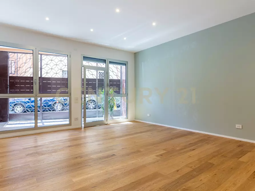 Immagine 4 di Loft/Open space in vendita  in Via dell'Olmata 30 a Roma