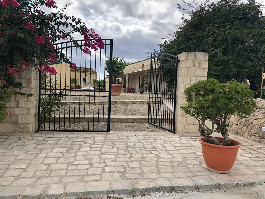 Immagine 9 di Rustico / casale in vendita  a Noto
