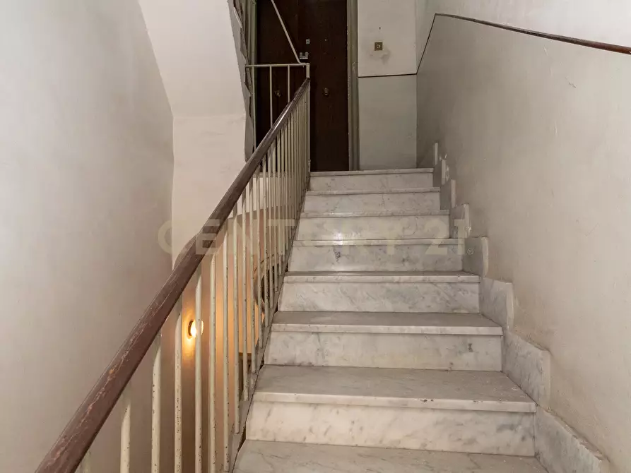 Immagine 7 di Pentalocale in vendita  in Via Giuseppe Garibaldi 179 a Catania