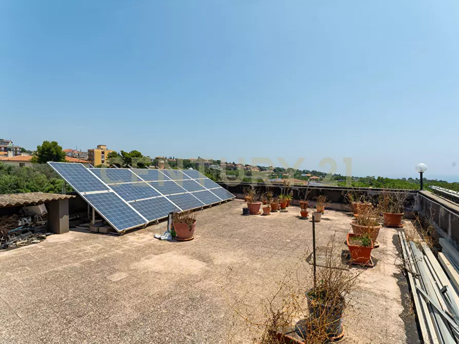 Immagine 58 di Loft/Open space in vendita  in Via Madonna delle Lacrime 64 a San Giovanni La Punta