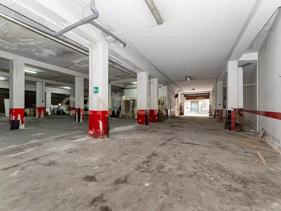 Immagine 34 di Garage in vendita  in Via Enna 13 a Catania