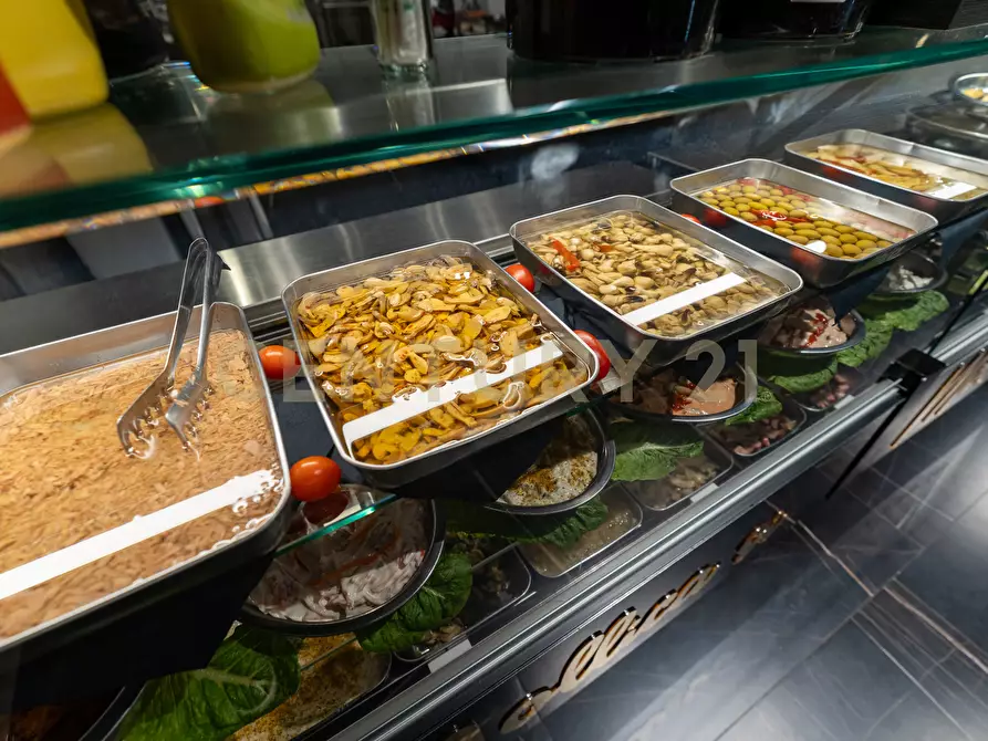 Immagine 19 di Attività commerciale in vendita  in Corso Indipendenza 131 a Catania