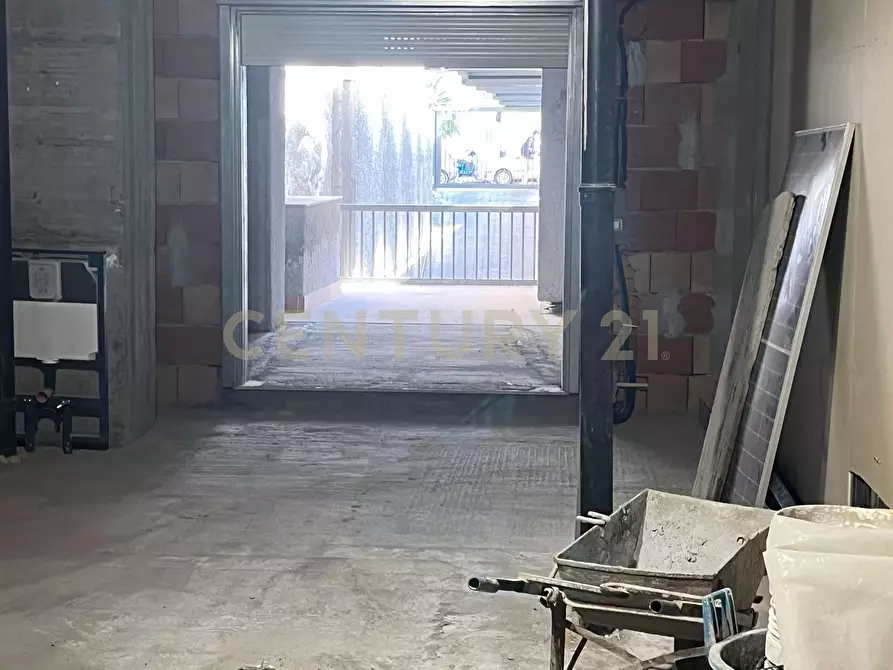 Immagine 19 di Locale commerciale in vendita  in Viale Mario Rapisardi 118 a Catania