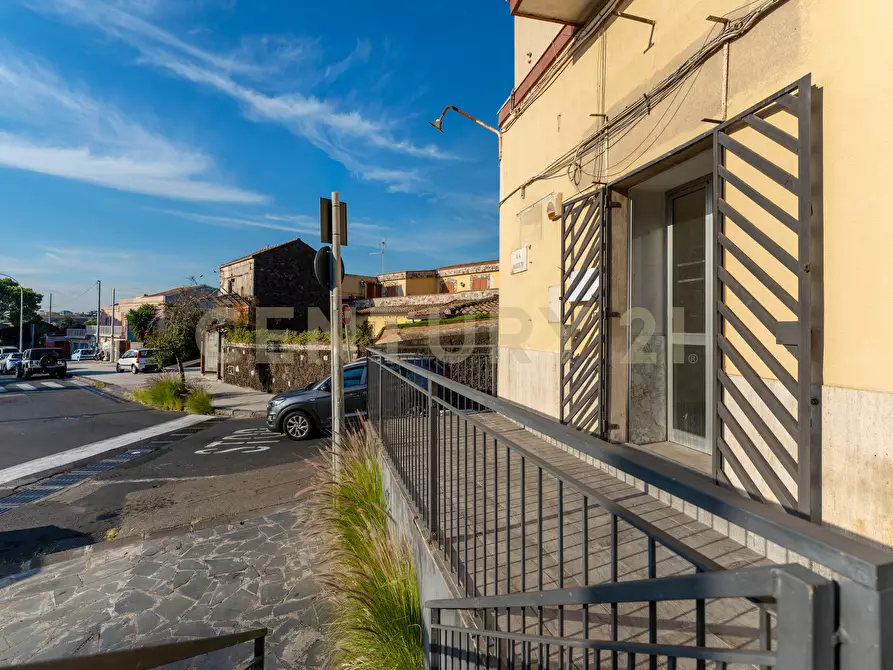 Immagine 31 di Locale commerciale in vendita  in Via Nizzeti a Tremestieri Etneo