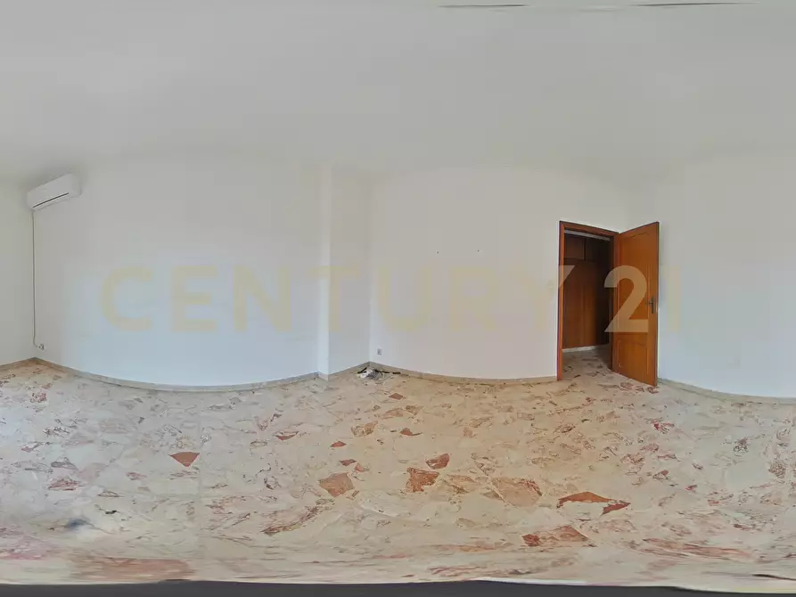 Immagine 52 di Quadrilocale in vendita  in Via Vincenzo Giuffrida 203 a Catania