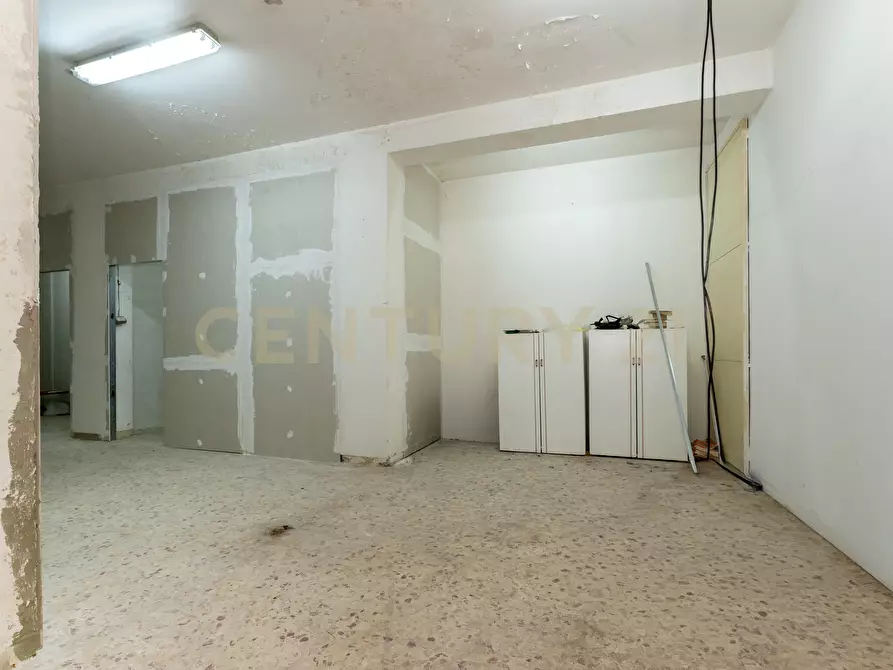 Immagine 24 di Pentalocale in vendita  in Via Duca Degli Abruzzi 54 a Catania