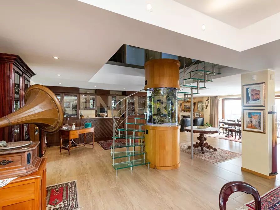 Immagine 17 di Villa in vendita  in Via Brinzio 20 a Aci Catena