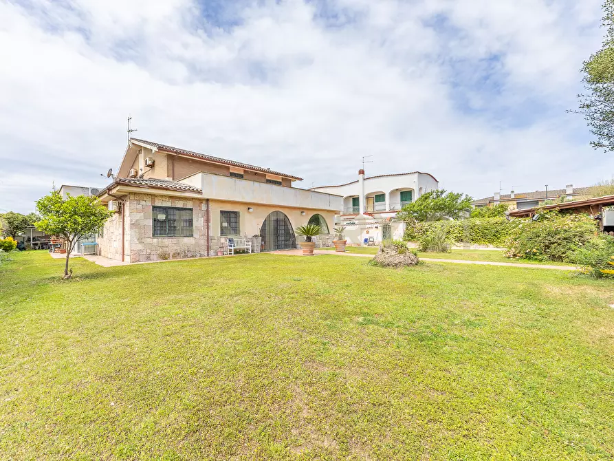 Immagine 53 di Villa in vendita  in Via Calabria 4 a Ardea