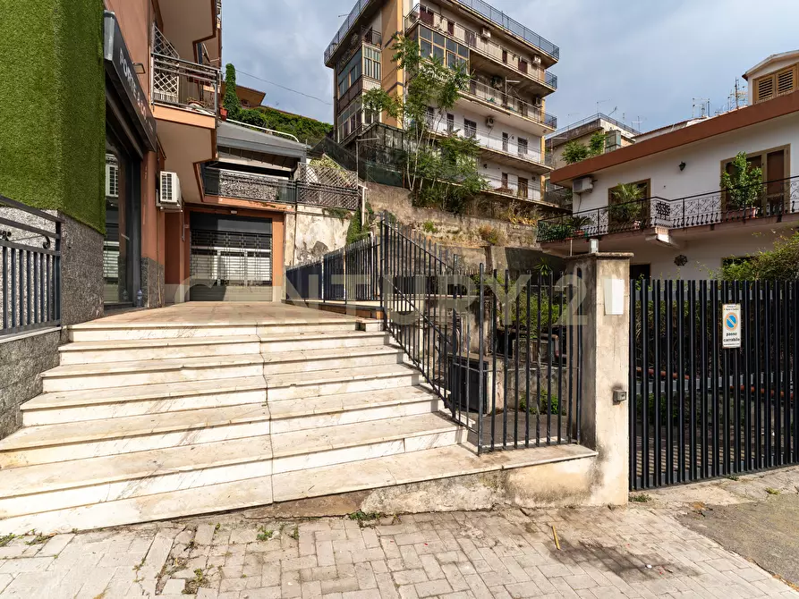 Immagine 48 di Trilocale in vendita  in Via Lo Jacono Francesco 19 a Sant'agata Li Battiati