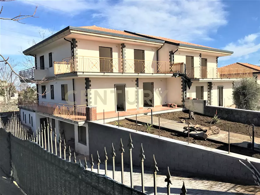 Immagine 3 di Casa bifamiliare in vendita  in via Vincenzo Ricca a Catania