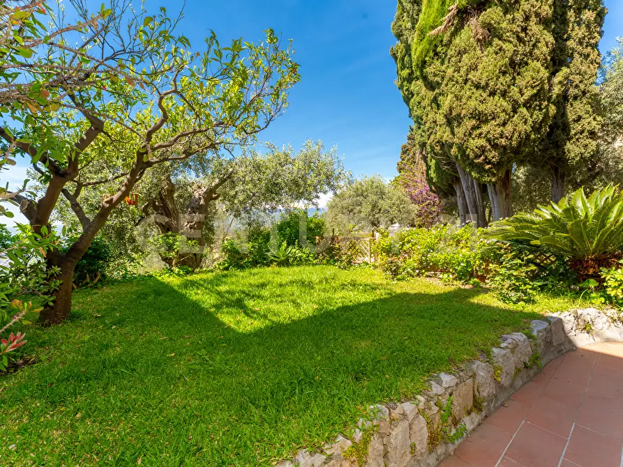 Immagine 5 di Villa in vendita  in Via Leonardo Da Vinci 5 a Taormina
