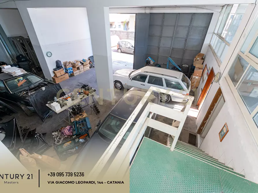 Immagine 31 di Locale commerciale in vendita  in Via Antonio Prestinenza 7 a Catania