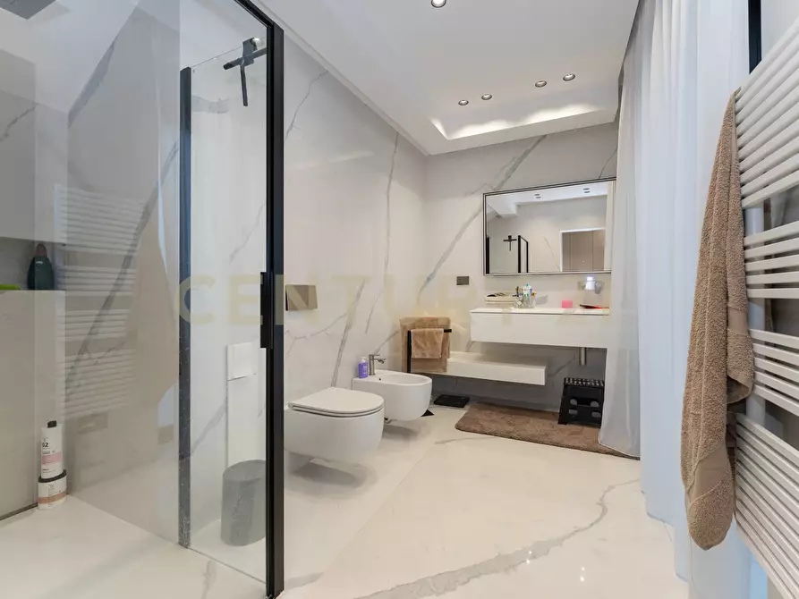 Immagine 59 di Villa in vendita  in Via Sant' Andrea 8 a Catania