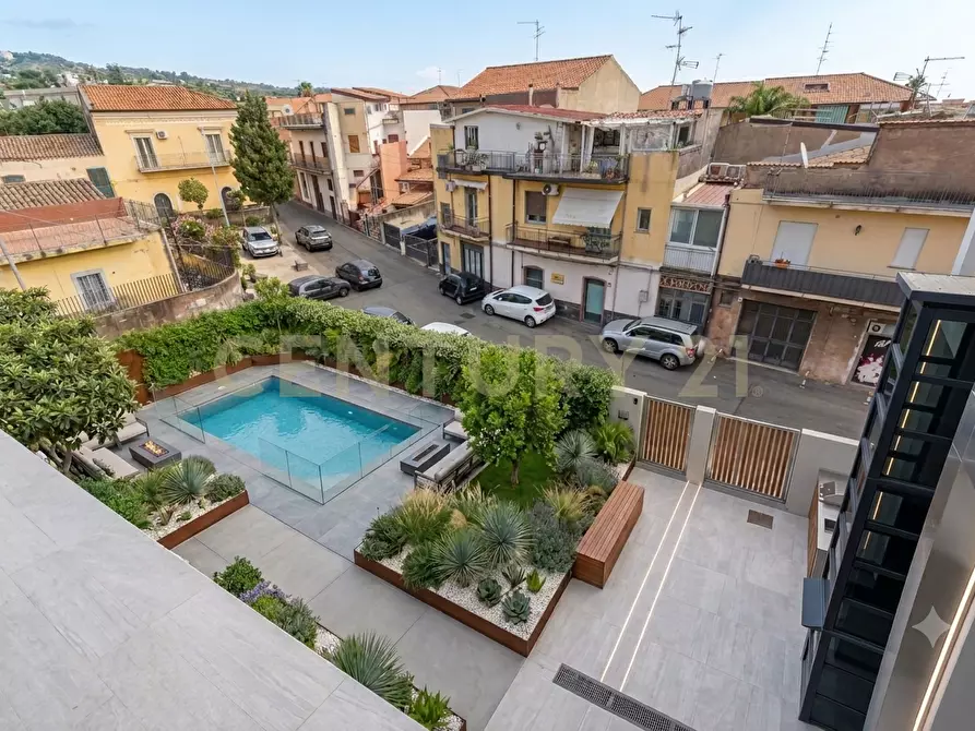 Immagine 3 di Villa in vendita  in Via Quartiere Longo 18 a Aci Castello