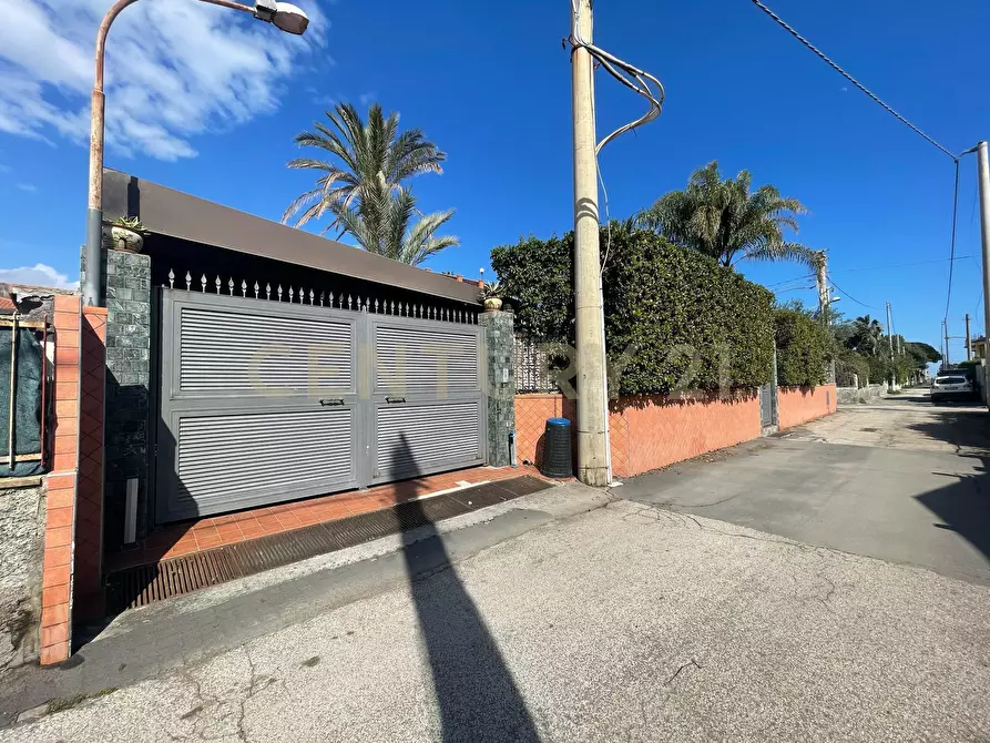 Immagine 3 di Casa indipendente in vendita  in Via Maccarello 43 a Catania