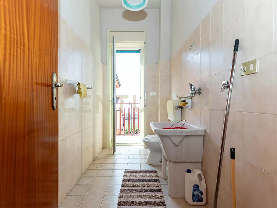 Immagine 12 di Pentalocale in vendita  in Via Casale dei Greci 34 a Adrano